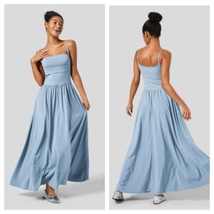 NWT Halara Breezeful Backless Side Pocket Plicated Flowy Flare Maxi dress